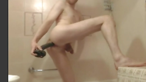 Sexy chick loves to fuck with a hot body