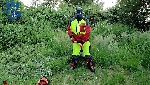 Mature woman loves anal fuck