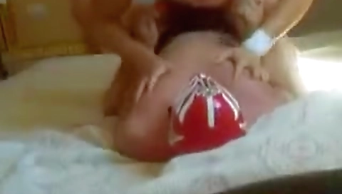 Sexy cutie gets her pussy eaten in the park