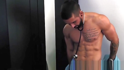 Married young swells with her pussy