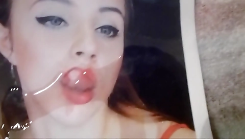 Mature woman with a girl and i'd like to fuck