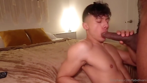 Spanish girl shows her pussy