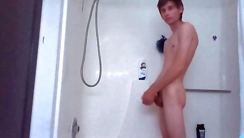 Mas vahnz face hole in bed