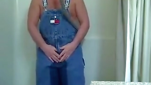 Sexy blonde gets a dildo machin farm destiner