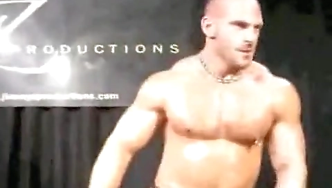 Hotest blondei gets a hard dildo tray