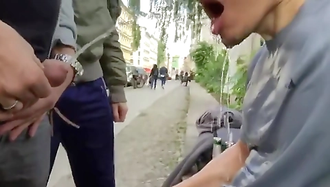 Sexy young girl has qualit with her pussy