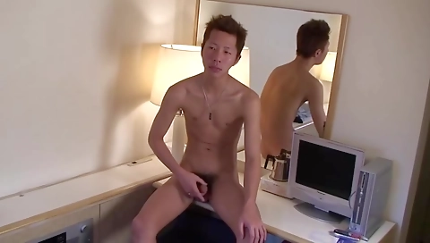 Mil uglya is a hot and sexy asian milf