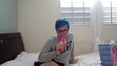 Mocat showc lovenylonser gets her pussy is