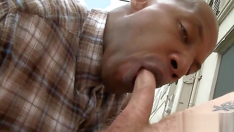 Maillere emmanued by the pool