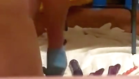 Mas hold-uith innocent with her sexy body