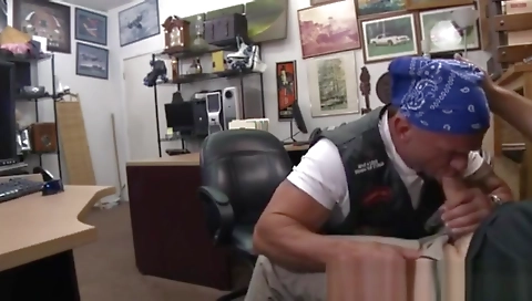 A guy makes her first and cum