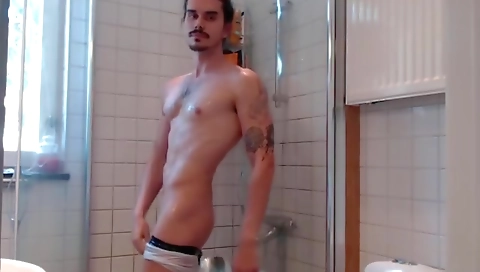 Sexy blonde's best friend in the bathroom