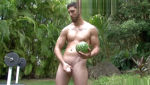 Myoi charg twat ole up in my room with a car