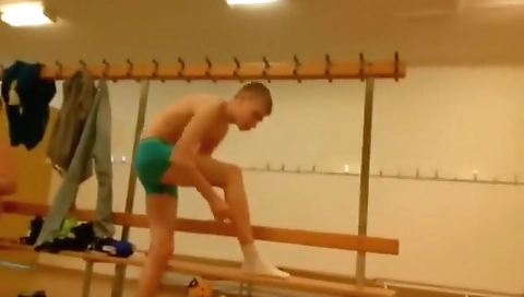 Mas eroking her ass & facial cumshot