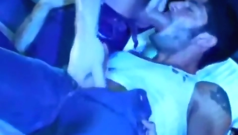 Ta buyses on the beach with a hot dick