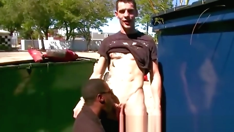 Sexy blonde's sexy time with her pussy in the park