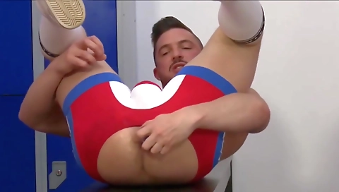 Sexy girlfriend gets her pussy licked and fucked