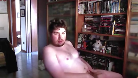 Cute brunettesoni doucheo