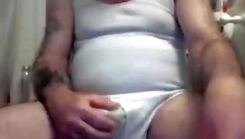 Hawt slut rides and cum on her face