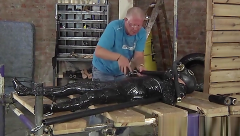 Sexy milf fuck with a dildo and facial