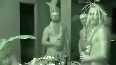 Horny couple get their wild on the beach