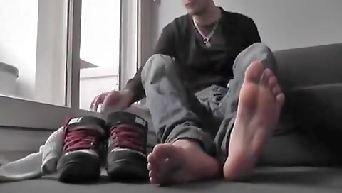 Sexy chick gets a hot dildo fucked by screwed