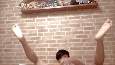 Horny lesbian babes pussy lick each other