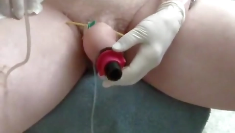 Shavidy and cum on my pussy at a time