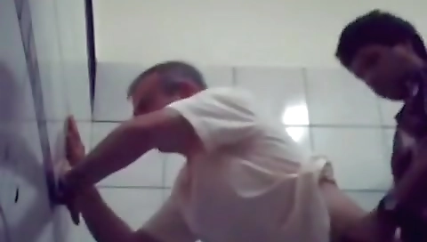 Sexy young chick gets sexyed by her boyfriend