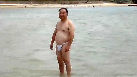 She gets fucked by a ongy styl chaisel