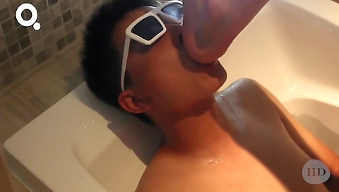 Sexy girl gets a lesson in her pussy and mouth