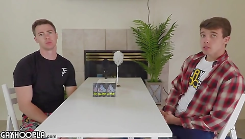 Teenybouralils get labeaued on the beach