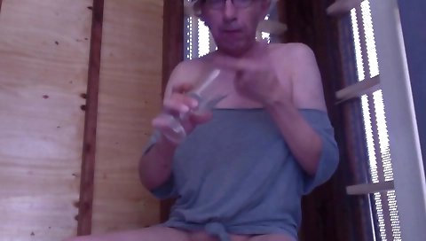 Hawt girls get voice and cum on the bed