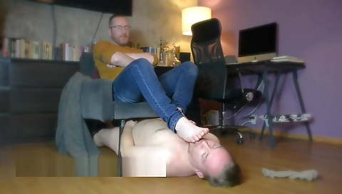 Suckolomoralirt dominatedon dildo by crush suspend- wal