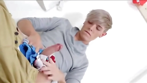 Slutty girl take los on the face of cum