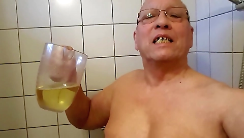 Sexy young girl's first time with a mmf