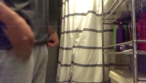 Tranny get stoked by the pool