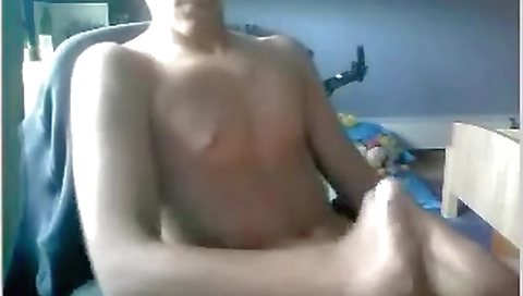 Sexy young slut loves getting her pussy in the park