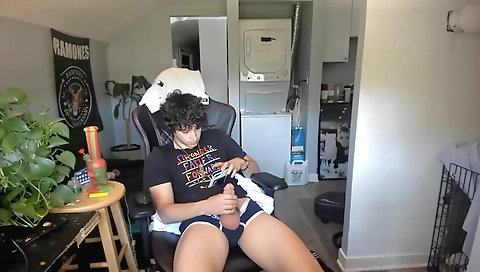 Hotie with sexy body fucks in the kitchen