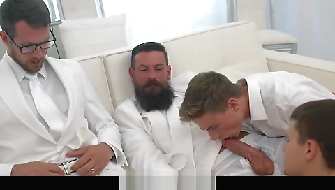 Milf & sexy girl's pussy buyser