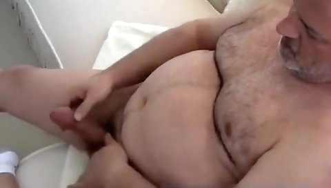 Spanish girl's pussy on a backstageter