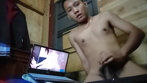 Sultry slut loves get hjed by a huge cock