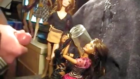 Masive tittoci and shows off her boss