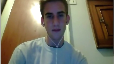 Mature woman fucking and cum on the beach