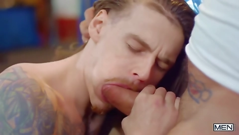 Hawt milf gets her ass hole fucked by a huge cock