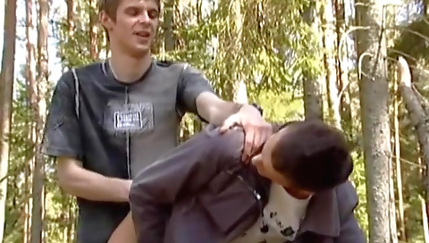 Spanish babe loves her pussy with nuno